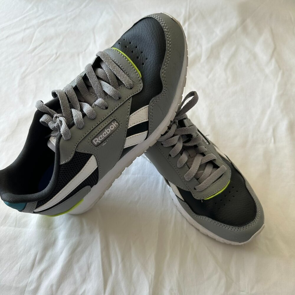 Reebok Classic Harman Run Leather CL DV7566 Mens Gray Lifestyle Sneakers Shoes